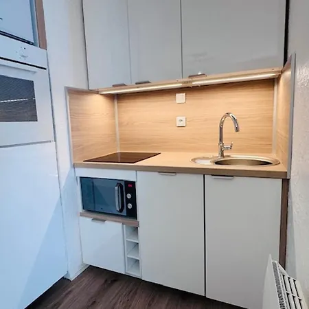 Ideal Pour 4, Au Pied Des Pistes Avec Grande Terrasse - Fr-1-546-54 Apartament *